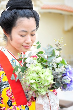 友人からの手作りの紫陽花のブーケに感動するエリコさん☆