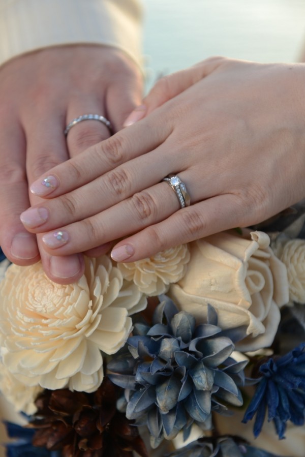 結婚指輪とフラワー、細部まで美しいお二人でした。